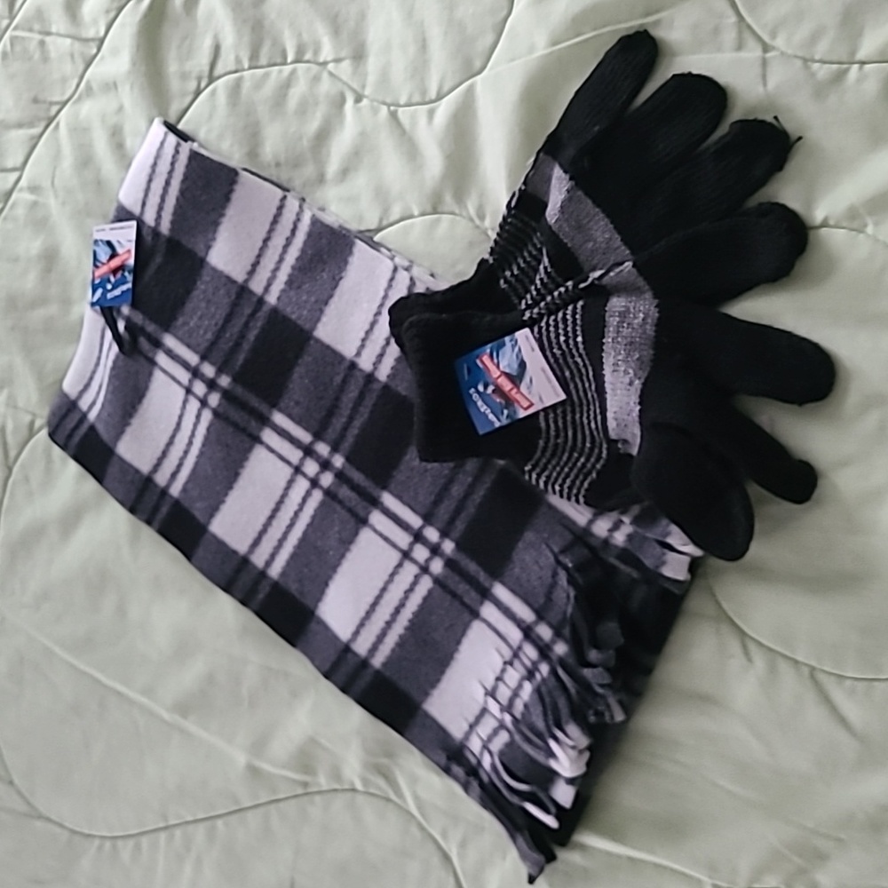 COPY - Scarf and gloves combo